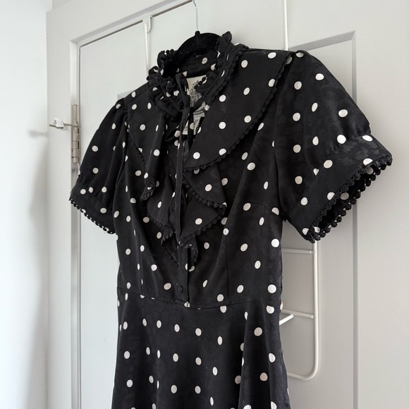 Black & white polka dot short sleeve dress with ruffle details - Medium - Picture 5 of 7